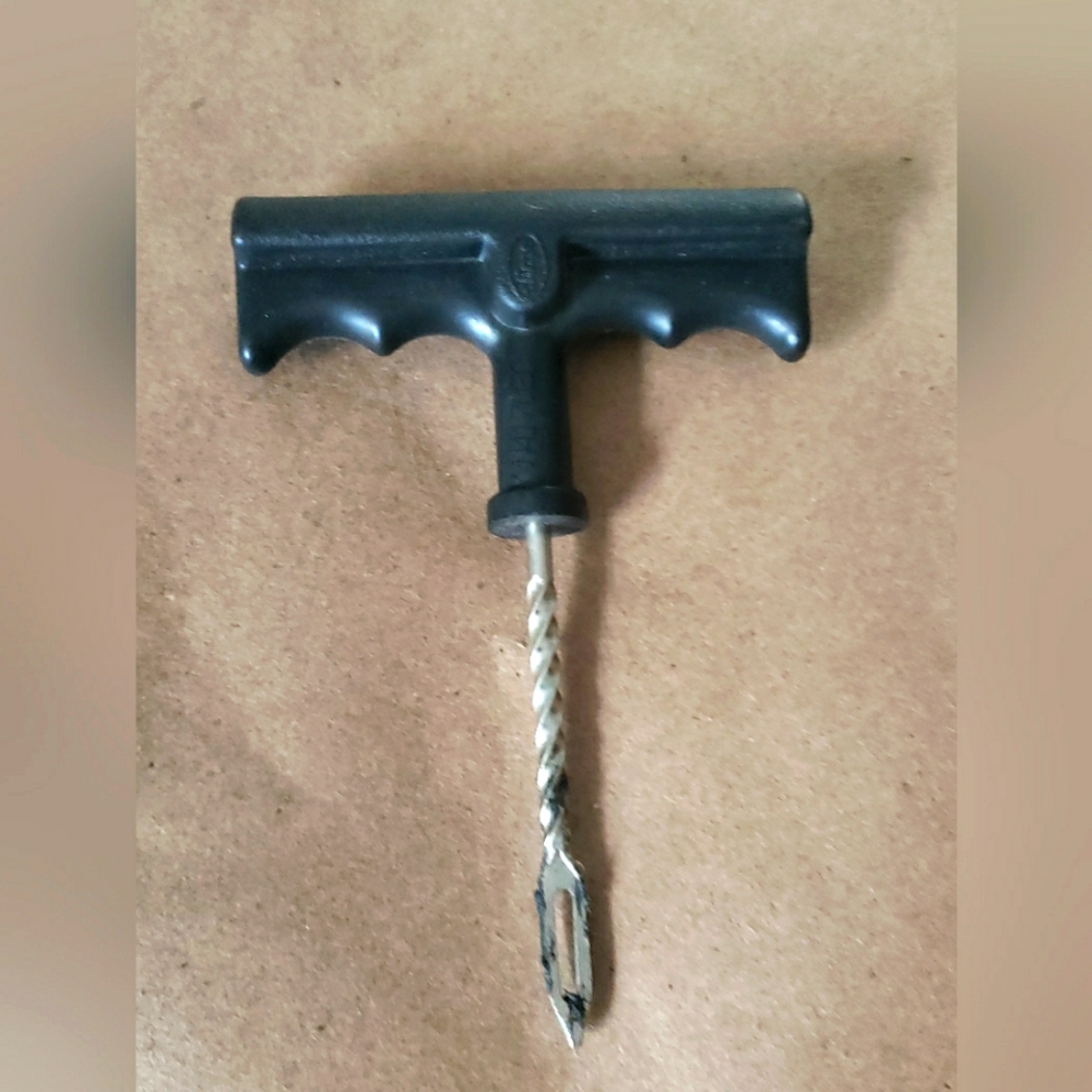 VICTOR Tire Repair Insert Tool Black Hard Plastic Ergonomic 3 in Long Device